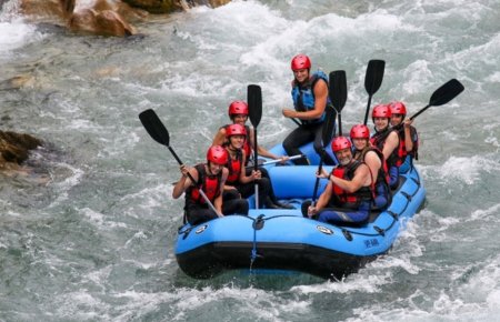 Where is the Tara River located?